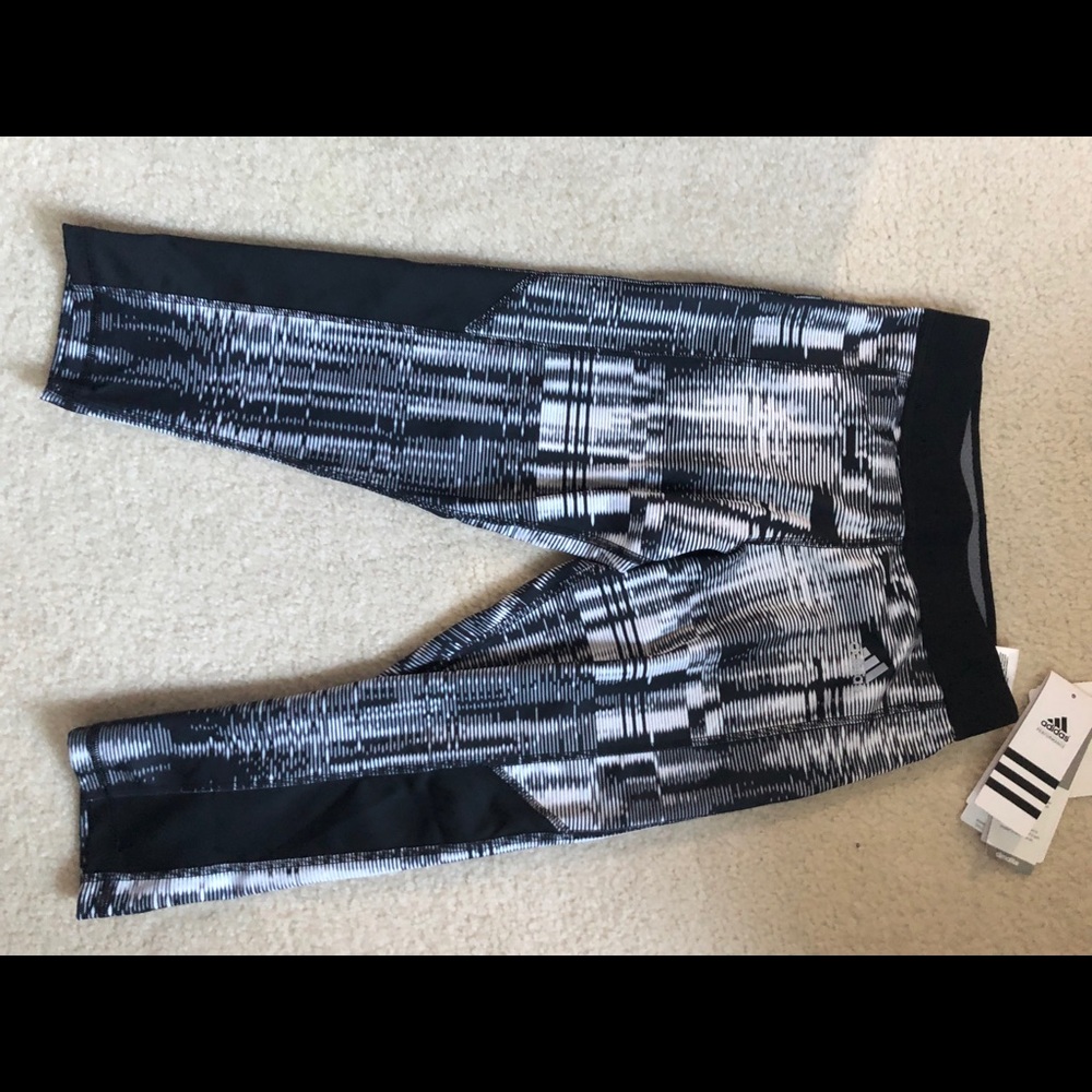 NWT - Women’s‎ Adidias 3/4 Techfit